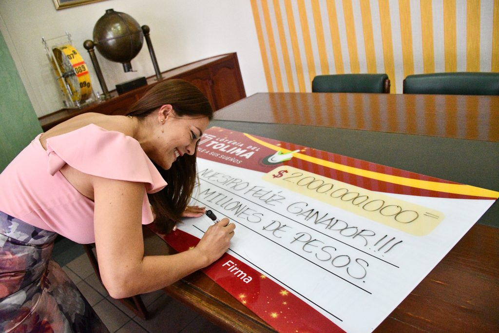 CAYÓ EL PREMIO GORDO DE LA LOTERÍA DEL TOLIMA