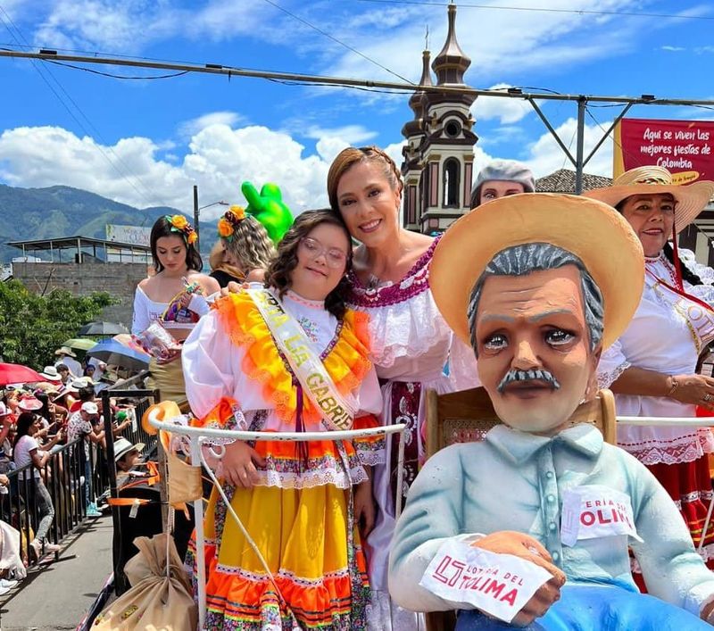 Lotería del Tolima homenajeó a sus vendedores en el Desfile de San Pedro